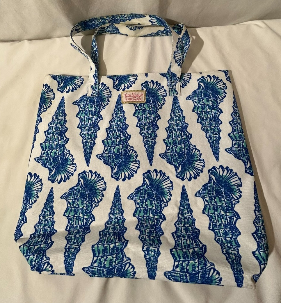 Lilly Pulitzer for Estee Lauder white w/blue shells dbl handle lined tote bag