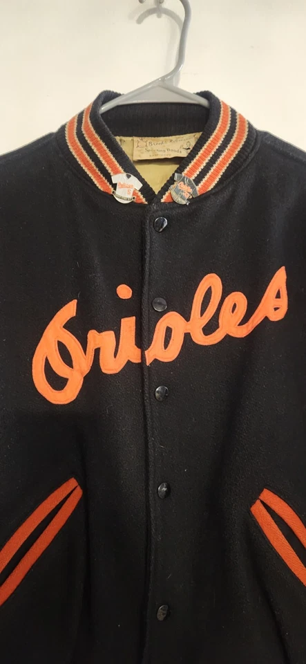Chaqueta de fieltro Orioles única en su clase de principios de los años 70 - Brooke's Robinson Store Foto 2 de 4