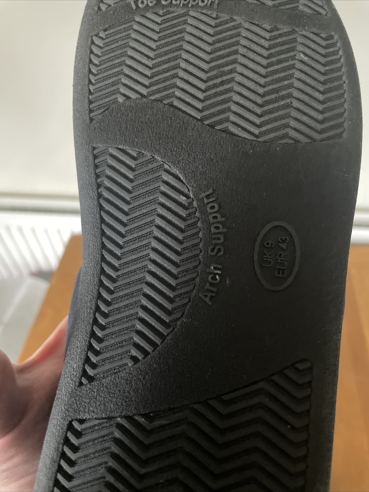 Avenue Slippers Size 9 Toe Support Arch Support eBay