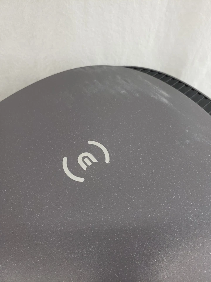 New ECOVACS Deebot OZMO T8 AIVI+ Robot Mop and Vacuum Cleaner Self Empty Charger - Image 4 of 4