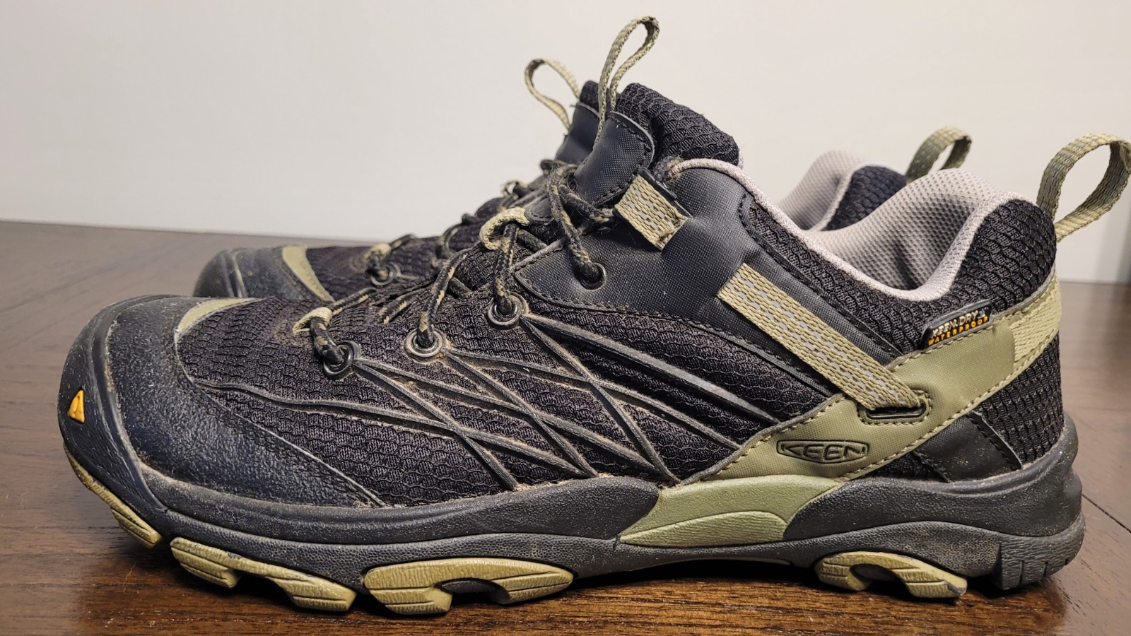 Scarpe da trekking Keen impermeabili nere verdi UOMO TAGLIA 9 BELLE!