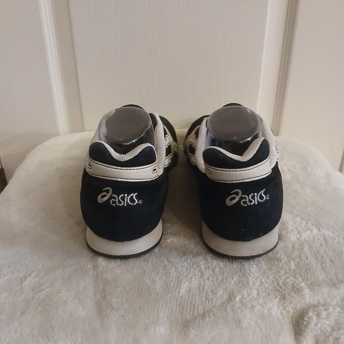 Rare Y2K Vintage Asics Black/White New Classic Suede Running 