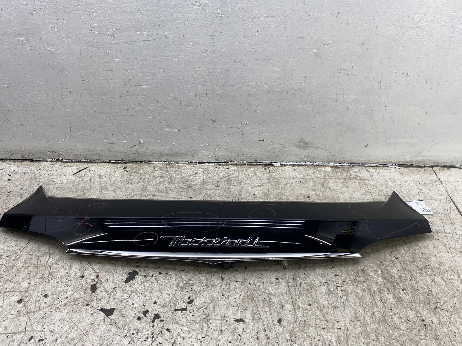2017-2021 MASERATI LEVANTE OEM TAILGATE TRIM SPOILER COVER TRUNK NERO 670042733