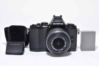 Olympus OM-D E-M5 Black Lens Kit with M.ZUIKO DIGITAL 14-42 II R Lens (LL2316381
