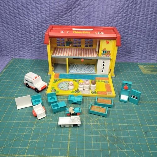 Vtg 1976 Fisher Price Play Family Children’s Hospital #931 Plus Accessories