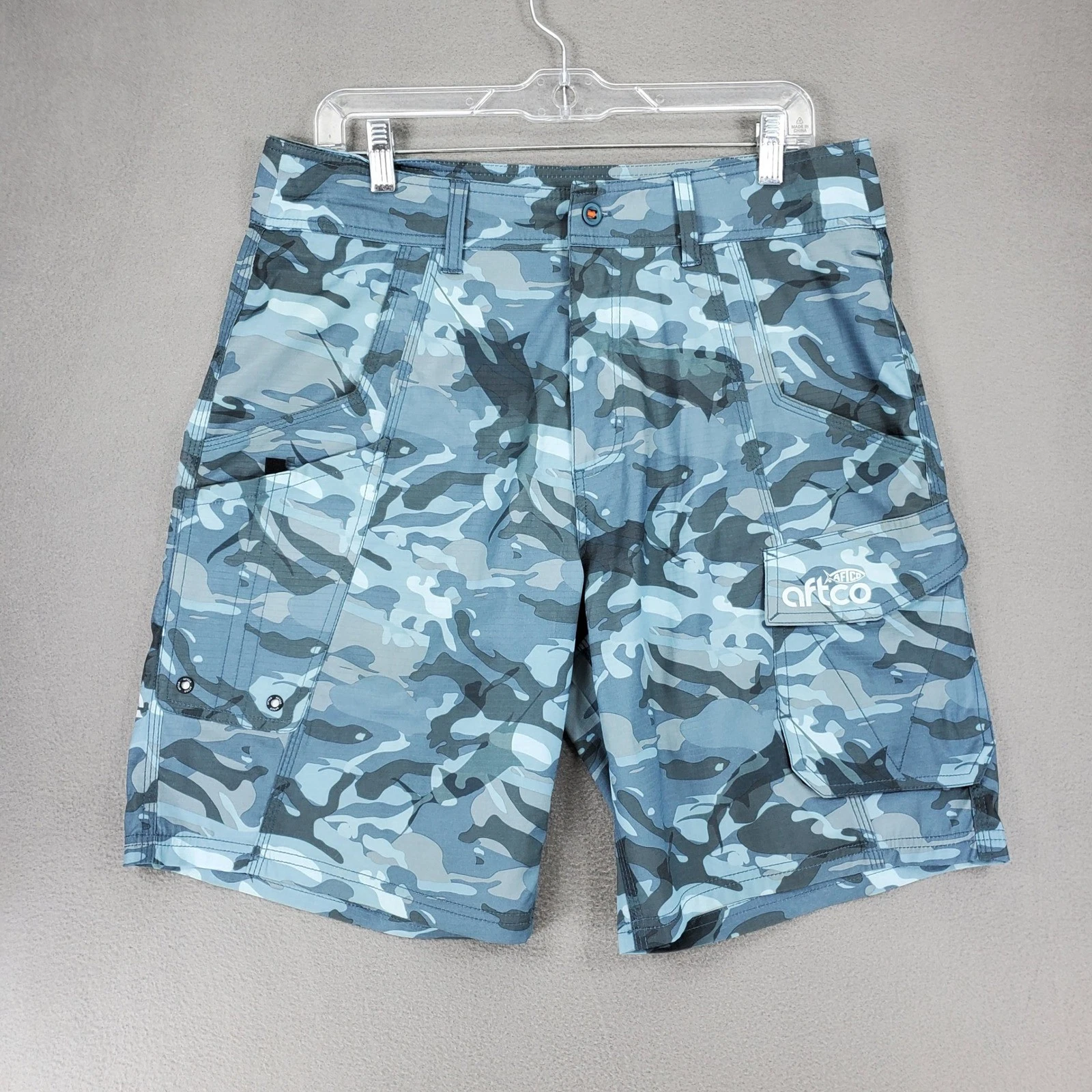 AFTCO Fishing Shorts Men 32 Blue Camo Tactical Cargo AFLEX AFGUARD Stretch 6-Pkt
Opens in a new wind