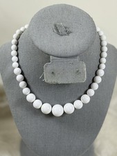 Vintage White Lucite Graduated Beaded Chunky Necklace Hidden Barrel Clasp