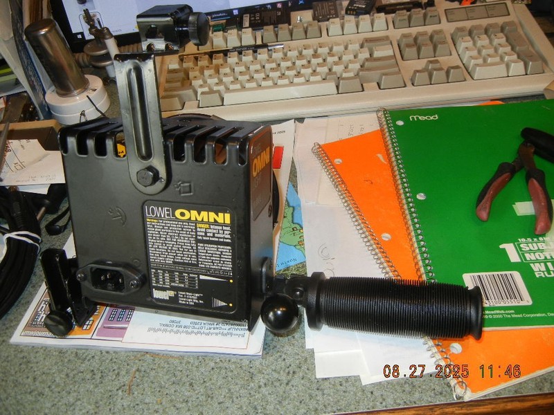 Lowel OMNI-light  500W   spotlight for video productions