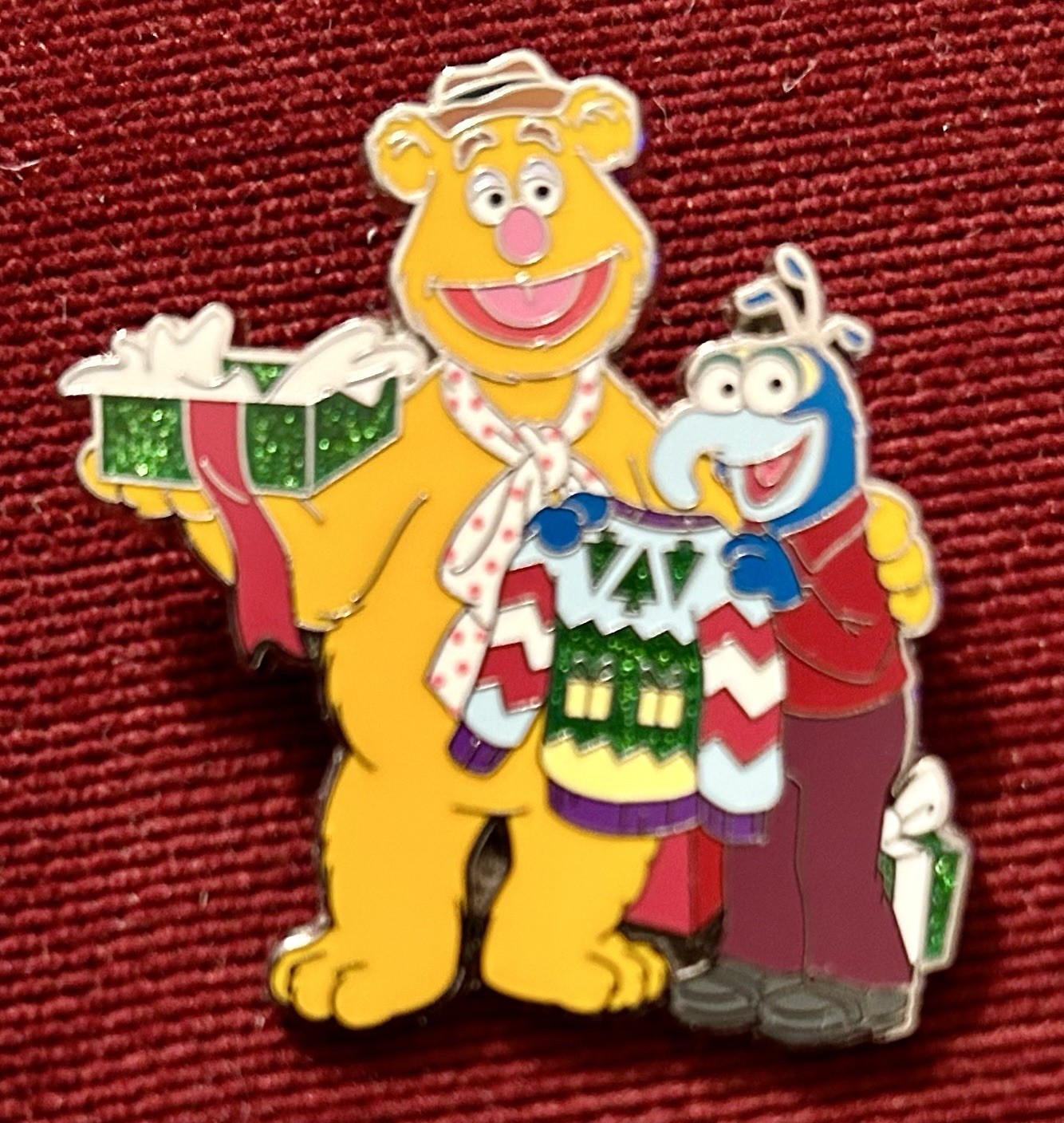 Disney Pin Fozzie and Gonzo Muppets Christmas 