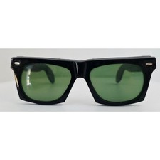 VINTAGE NEW 1970's Glam Unisex Sunglasses Black Frame with Green Len