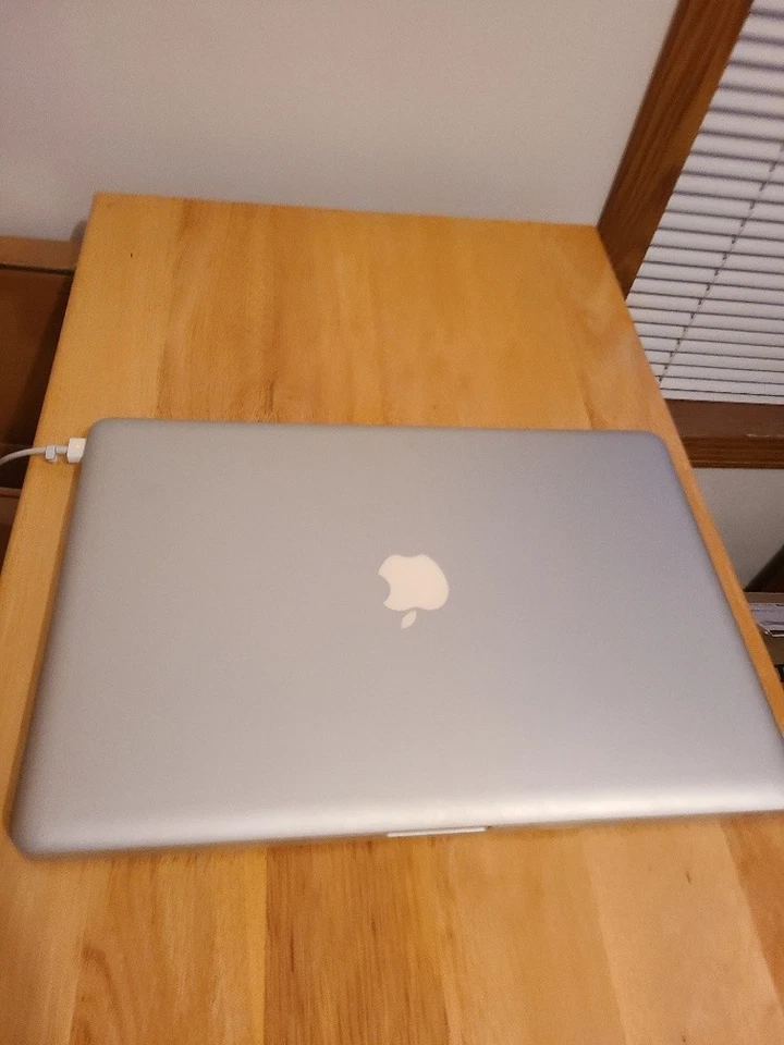 MacBook Pro 15 A1286, 2009, Core 2 Duo 2.66GHz 256GB SSD 8GB RAM El Capitan - Image 4 of 4