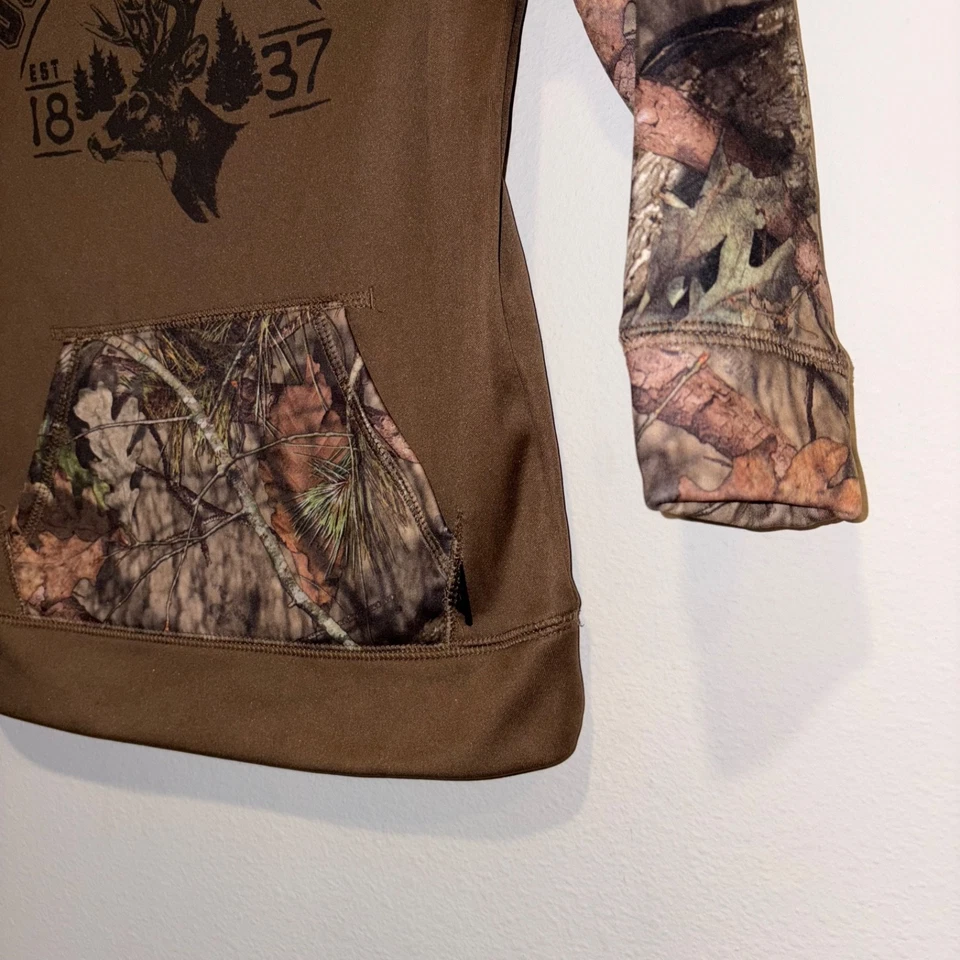 John Deere sweater, Boy's Size 7, Brown, Camouflage, Pullover hoodie - Image 3 of 4