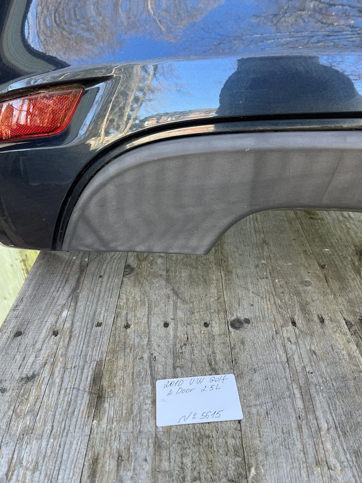 Capa de para-choque traseira Volkswagen Golf 2010-2014 fabricante de equipamento original. RETIRADA LOCAL - Imagem 3 de 4