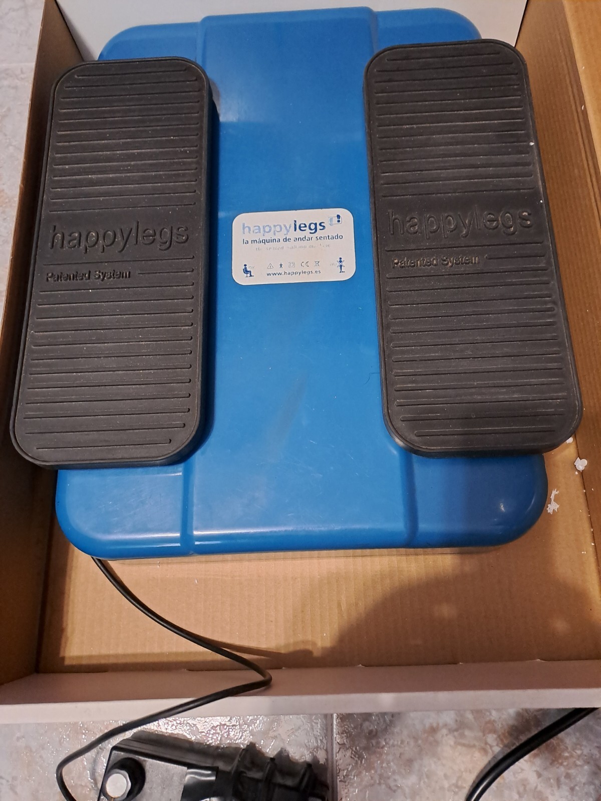 HAPPYLEGS, LA MAQUINA DE ANDAR SENTADO