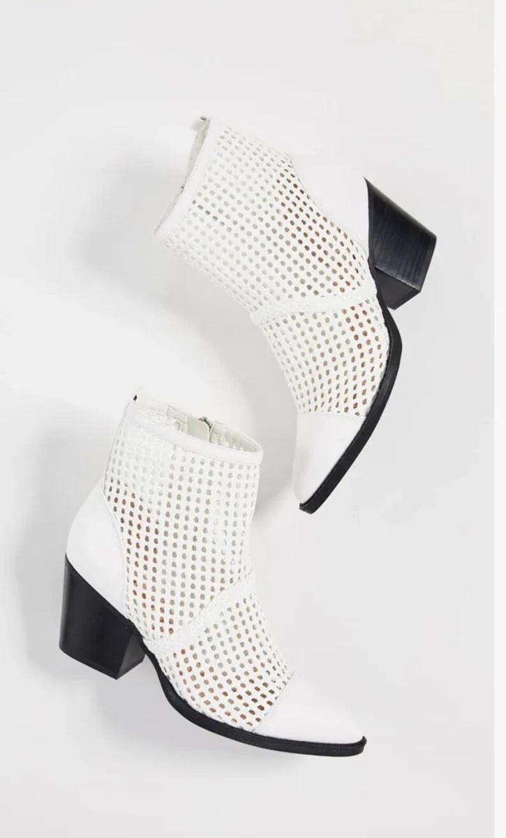 Elita top ankle bootie