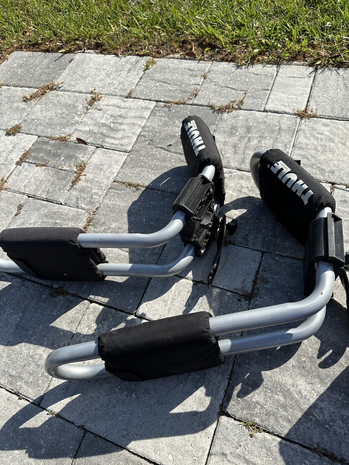 Thule Hull-A-Port 835XT Rooftop Kayak Carrier