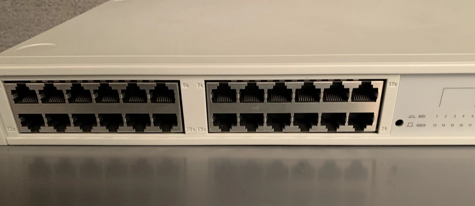 3Com 3C16671A 24-Port Hub 10 SuperStack 2 with 3C16630A Module - Image 3 of 4