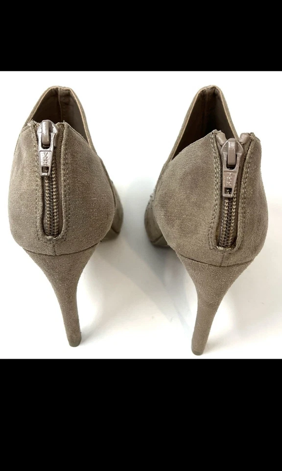 Jennifer Lopez Jezabelle Taupe Gamuza Tela 4" Tacones Talla 8 con caja Foto 3 de 4