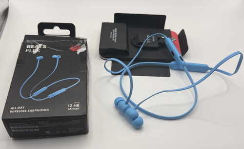 Beats by Dr. Dre Flex Wireless Earphones -NOT CHARGING -IN GOOD SHAPE