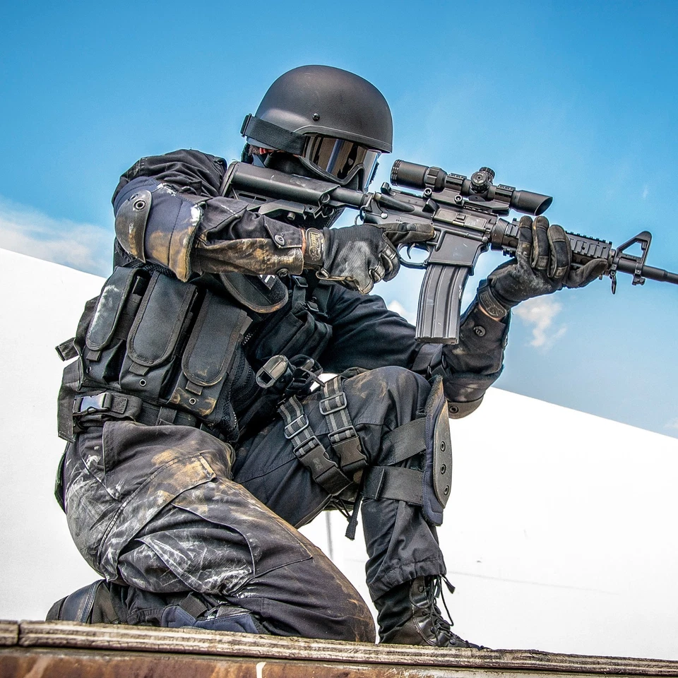 Chaleco táctico negro Barska Loaded Gear VX-200 mano derecha con funda BI12018 Foto 3 de 4