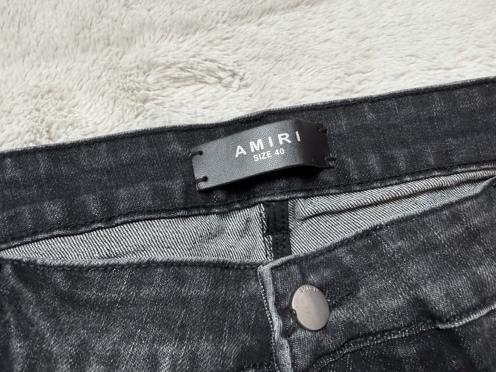 AMIRI Red Logo Black Wash Distressed Denim Jeans Men’s Size 40 Inseam 31.5” NWT image 5