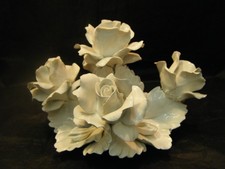 VNTGE CAPODIMONTE ITALY PORCELAIN WHITE ROSES HANDMADE CENTERPIECE ST135 3PT8