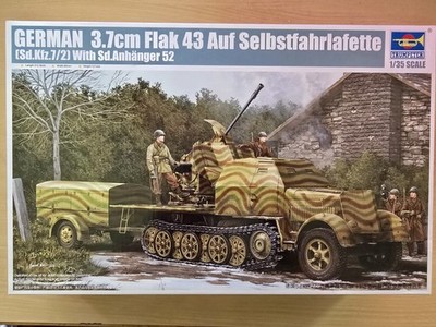 Sd. Kfz. 7/2 mit 3,7 cm Flak 43 und Sd. Ah. 52, 1:35, Trumpeter 01527