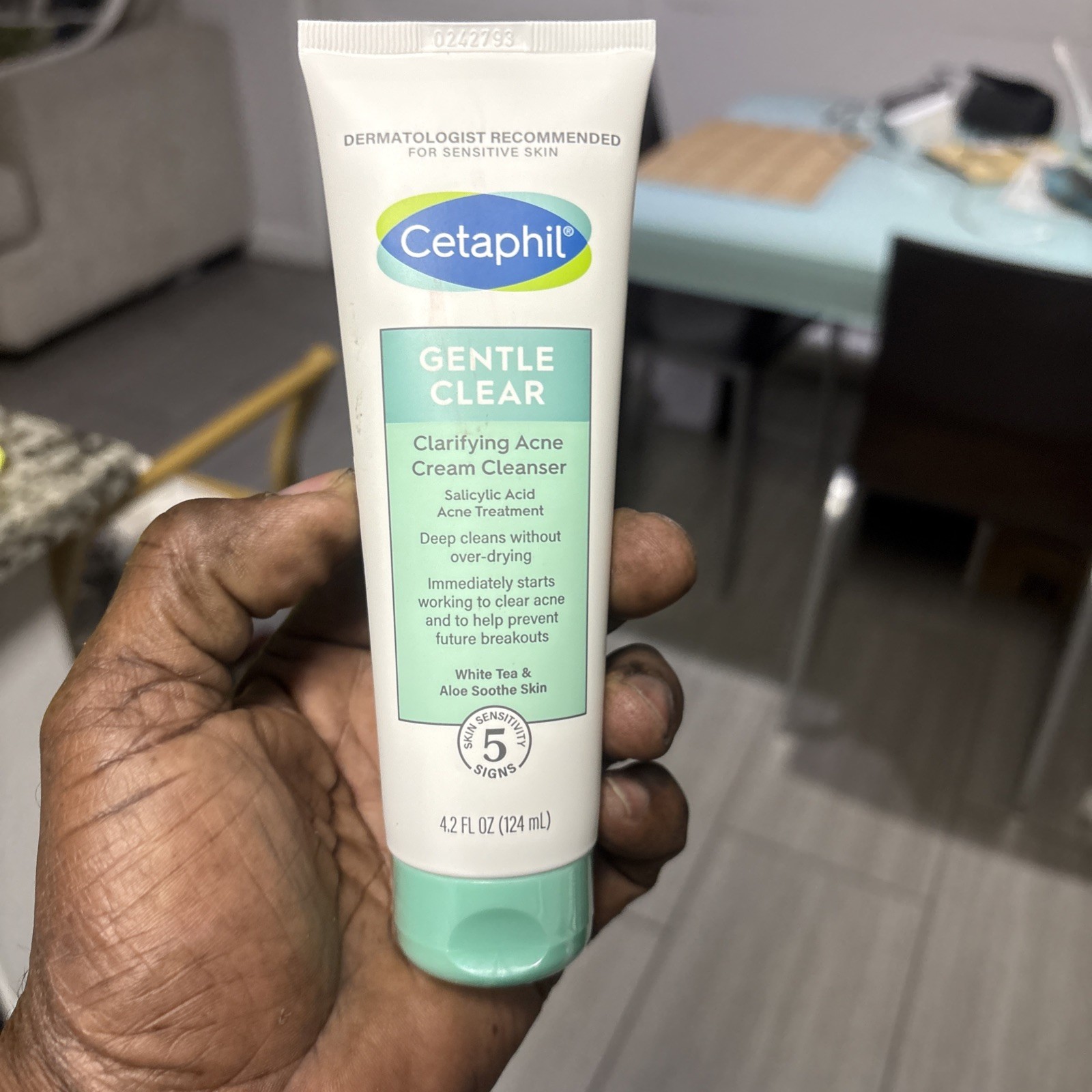 Cetaphil Gentle Clear Acne Cleanser 4.2 Oz Cream Treatment