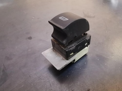 AUDI A3 03/97-05/04 - 4B0959855 Front Right Power Window Switch