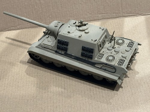 1/48 Tamiya Build Jagdtiger Tank Destroyer, Just needs a paint job to finish it - Picture 3 of 7