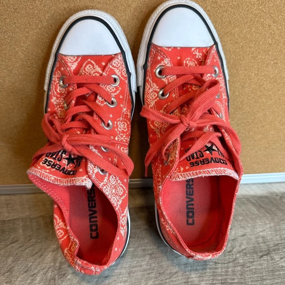 Red bandana chuck taylors hotsell