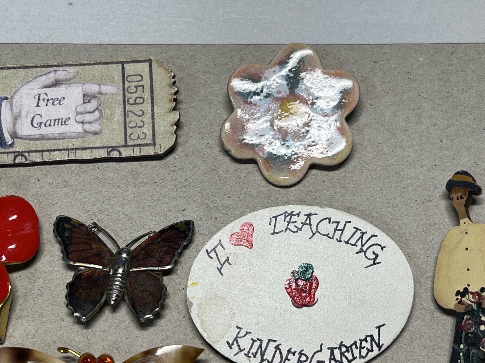 Bulk Lot Mixed 17 Various Style Brooches Vintage To Near New Pre Owned