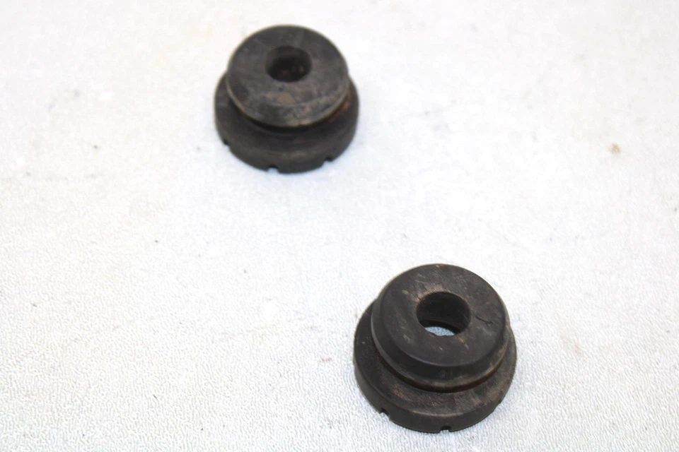 Polaris Trail Boss 250 R/es 1988 OEM guardabarros trasero Gromet par 5410413 AP93 Foto 2 de 4