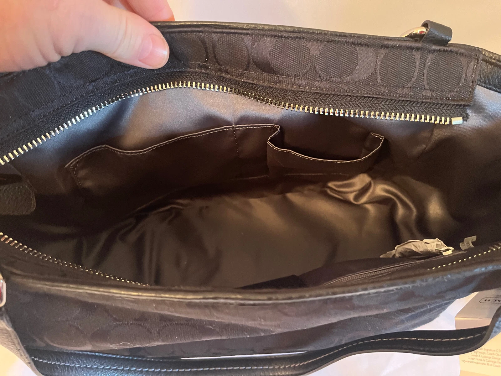 Borsa a mano Coach Park Signature Carrie F23297 nera nuova con etichette prezzo al pubblico consigliato $328 00