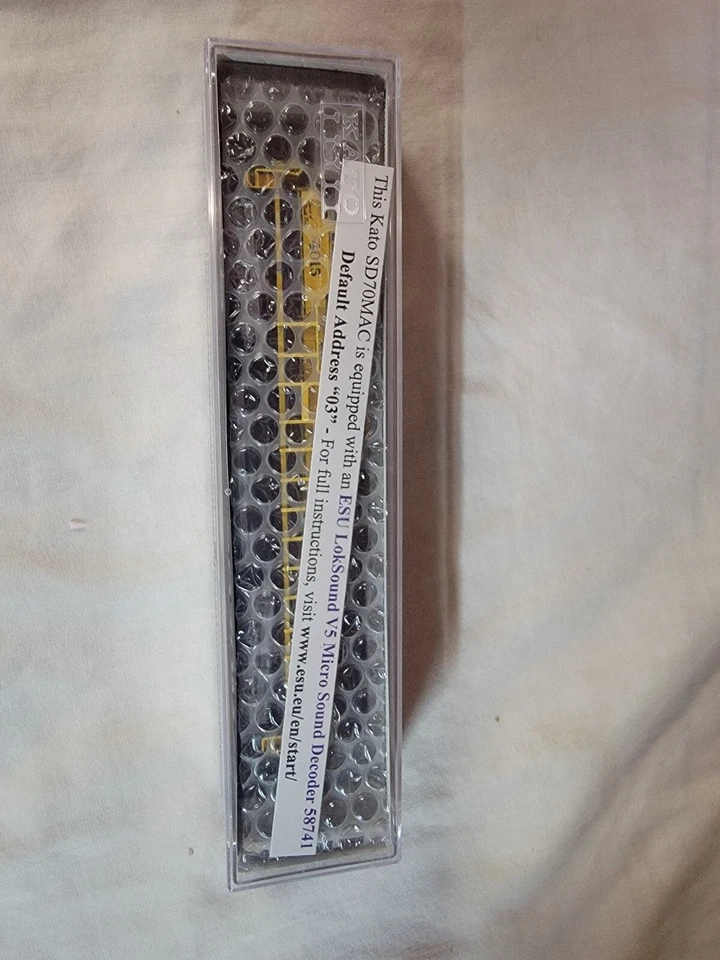 Kato N Trains 4015 Alaska Railroad EMD SD70MAC Diesel Engine LokSound 176-6311-S - Image 4 of 4