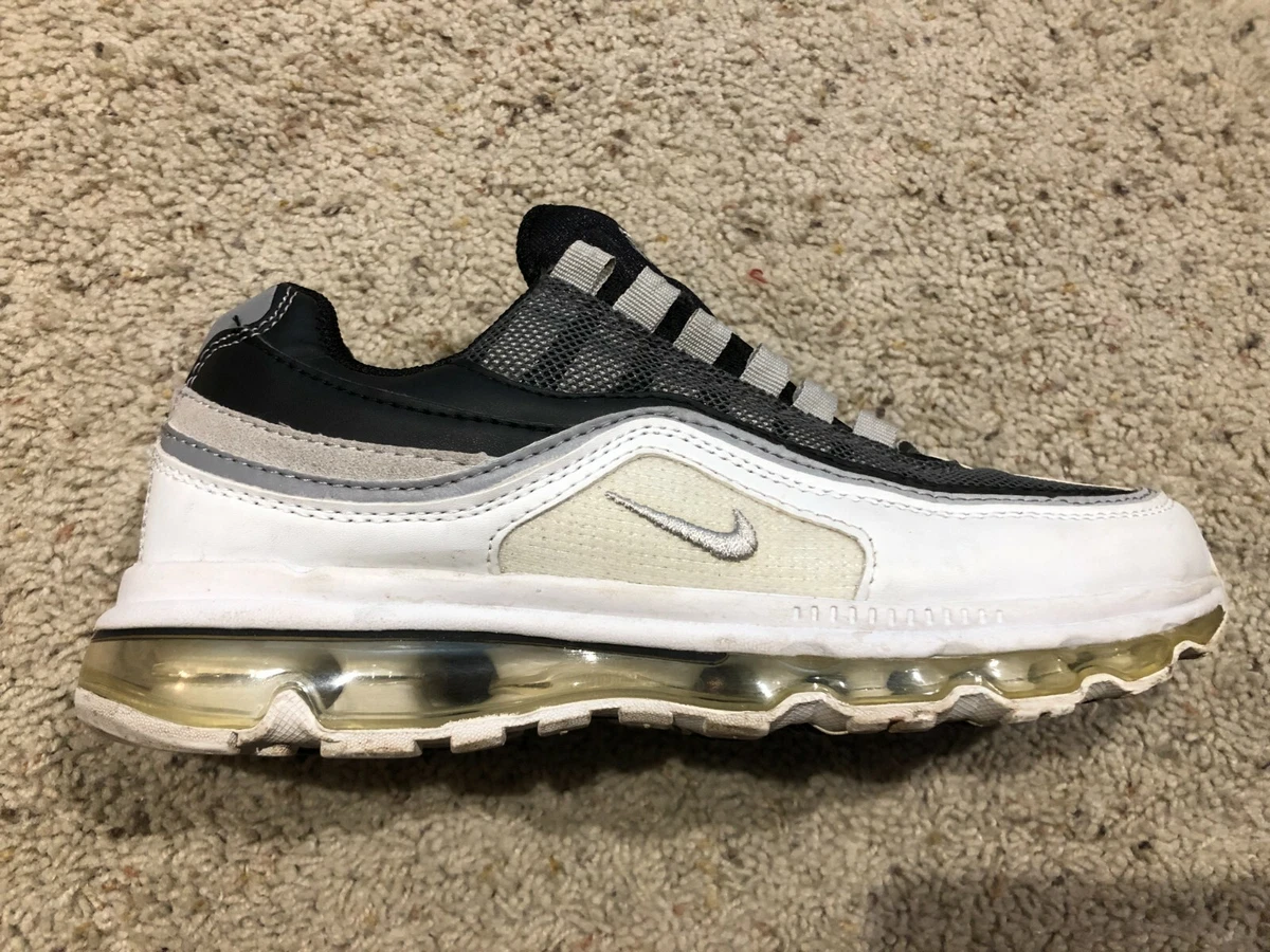 Nike mens shop sneakers no laces
