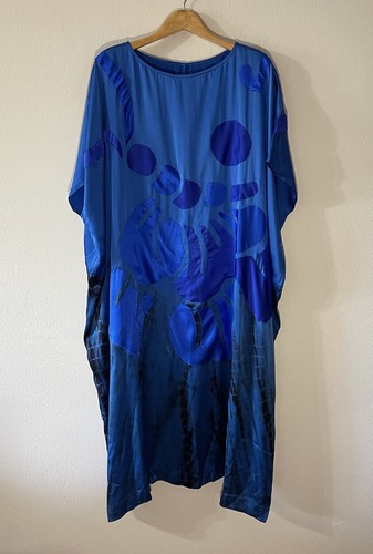NAGARA Designer Silky Blue Patch Caftan Style Maxi Dress One Size Patch Details - Imagen 2 de 15