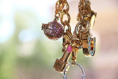 Juicy Couture Puffed Heart Gold Bracelet & 5-Charms. RARE  display picture 1
