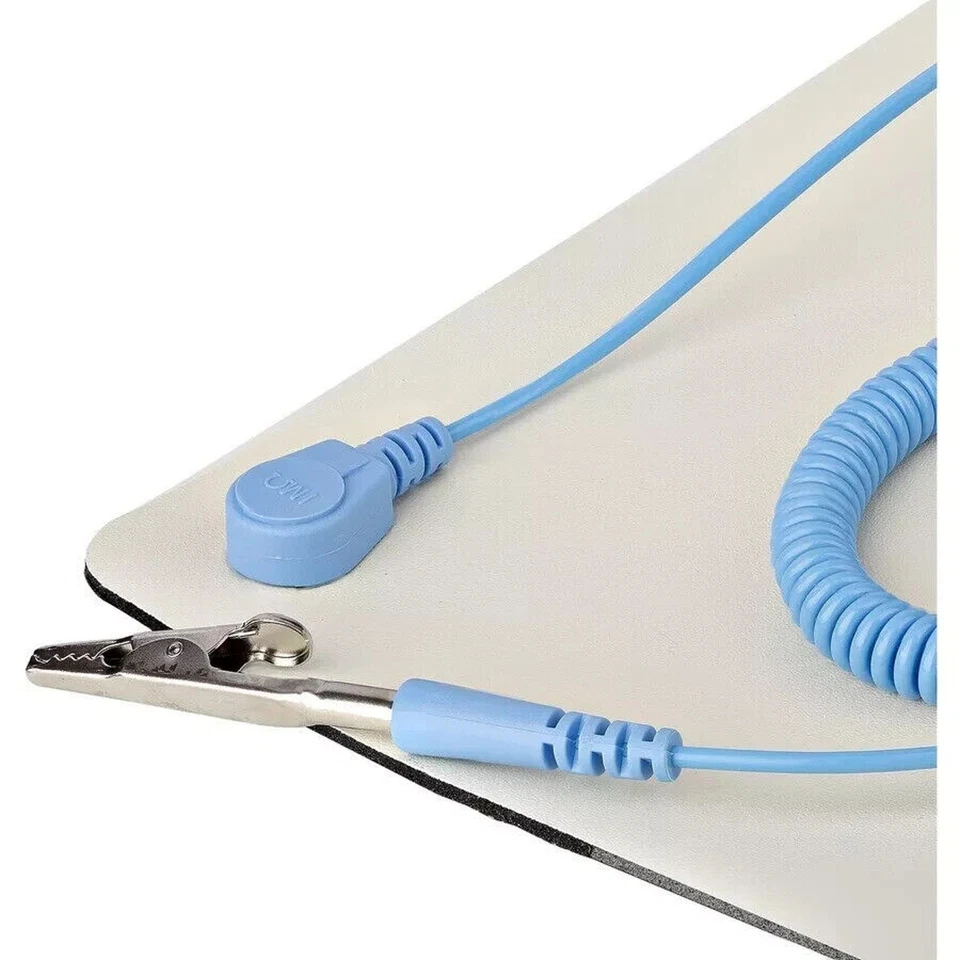 StarTech Anti Static Mat, ESD Mat for Electronics Repair, Anti Static Table/Desk - Image 2 of 4
