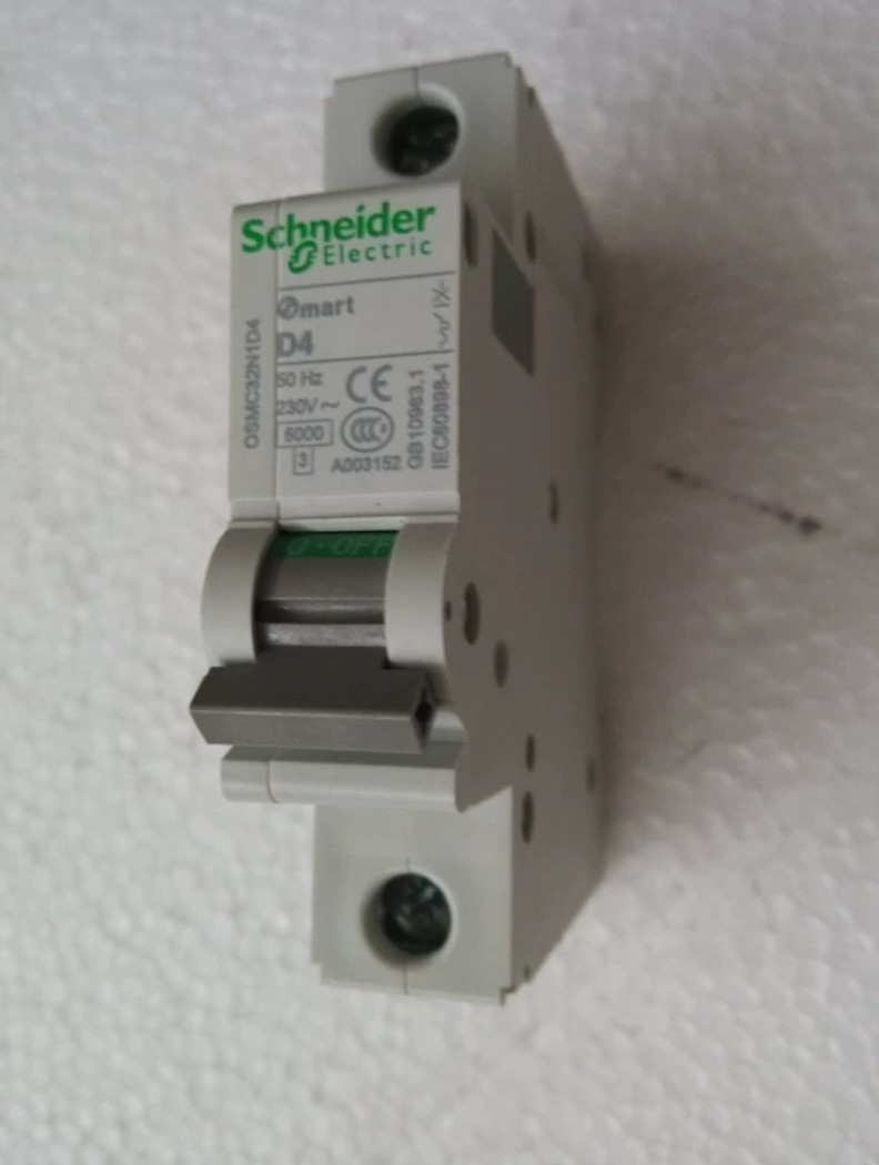 1PC NEW Schneider Miniature circuit breaker OSMC32N1D4 Osmart 1P D4A #LL