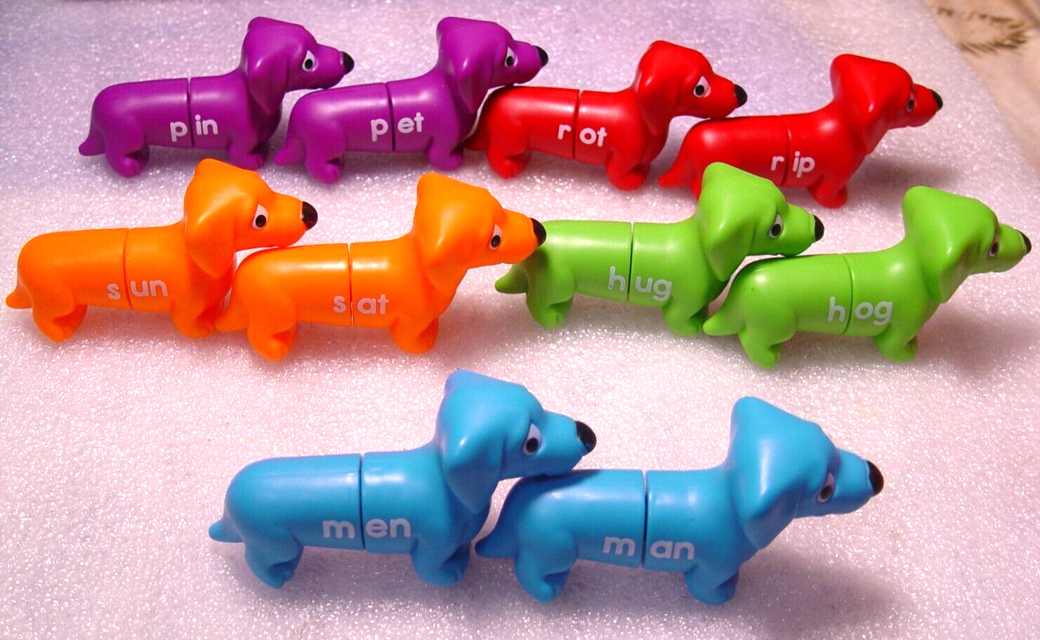 Learning  Resources Rhyming Pups Snap-N-Learn Fine Motor Toy Ages 3+ Excellent