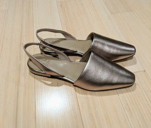 kerrie slingback flat naturalizer