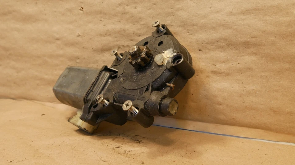 Оригинальный двигатель для окна двери под правую руку Ferrari 360 456 550 575 PN 63211800 - Изображение 3 из 4