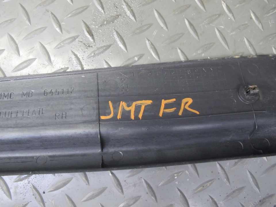 91-99 MITSUBISHI 3000GT JUEGO DE 2 PUERTAS PLACA DE ALFÉIZAR MOLDURA PANEL CUBIERTA OEM Foto 2 de 4