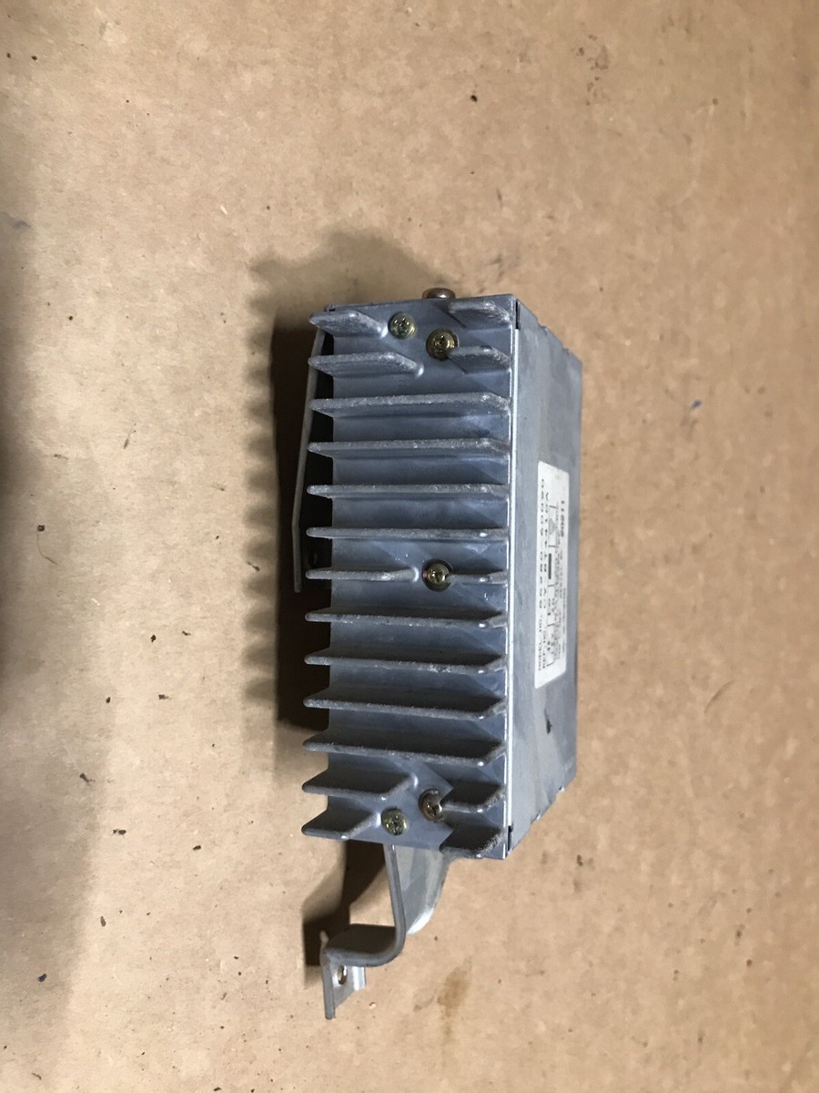 96-98 Toyota Land Cruiser FJ80 Rear Stereo Radio Amplifier Module
