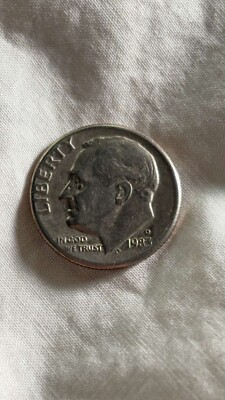 1983 D Roosevelt Dime - Off-Centered - 'In God We Trust' and