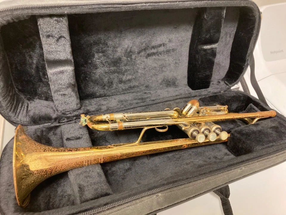 Trompeta Vincent Bach b-flat Stradivarius acabado original diámetro ML serie #25291 Foto 3 de 4