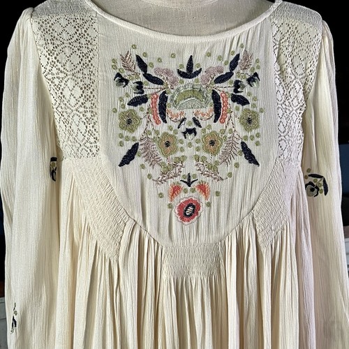 Mini abito babydoll panna ricamato nuovo con etichette $128 Free People Desert Bloom M - Foto 2 di 12