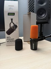 Shure MV7 Plus Hybrid Dynamic Cardioid Podcast Microphone LED Black USB-C XLR