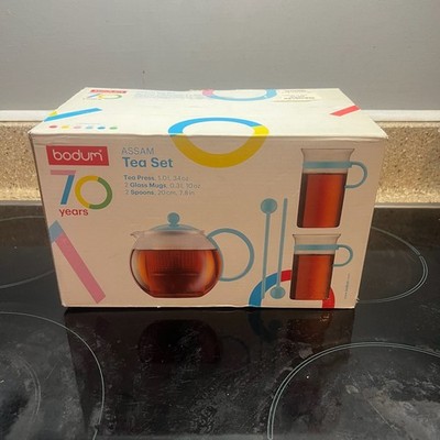 Bodum Assam 70th Anniversary Tea Set, 34oz Tea Press & 2 Mugs Red No Spoons